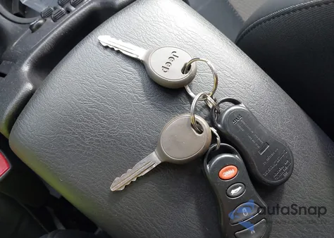 2004 Jeep Liberty Sport из США, поврежденный, VIN 1J4GL48K54W277999